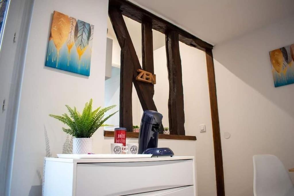 Studio Charmant Confortable Tv Centre Ville Louviers Kültér fotó